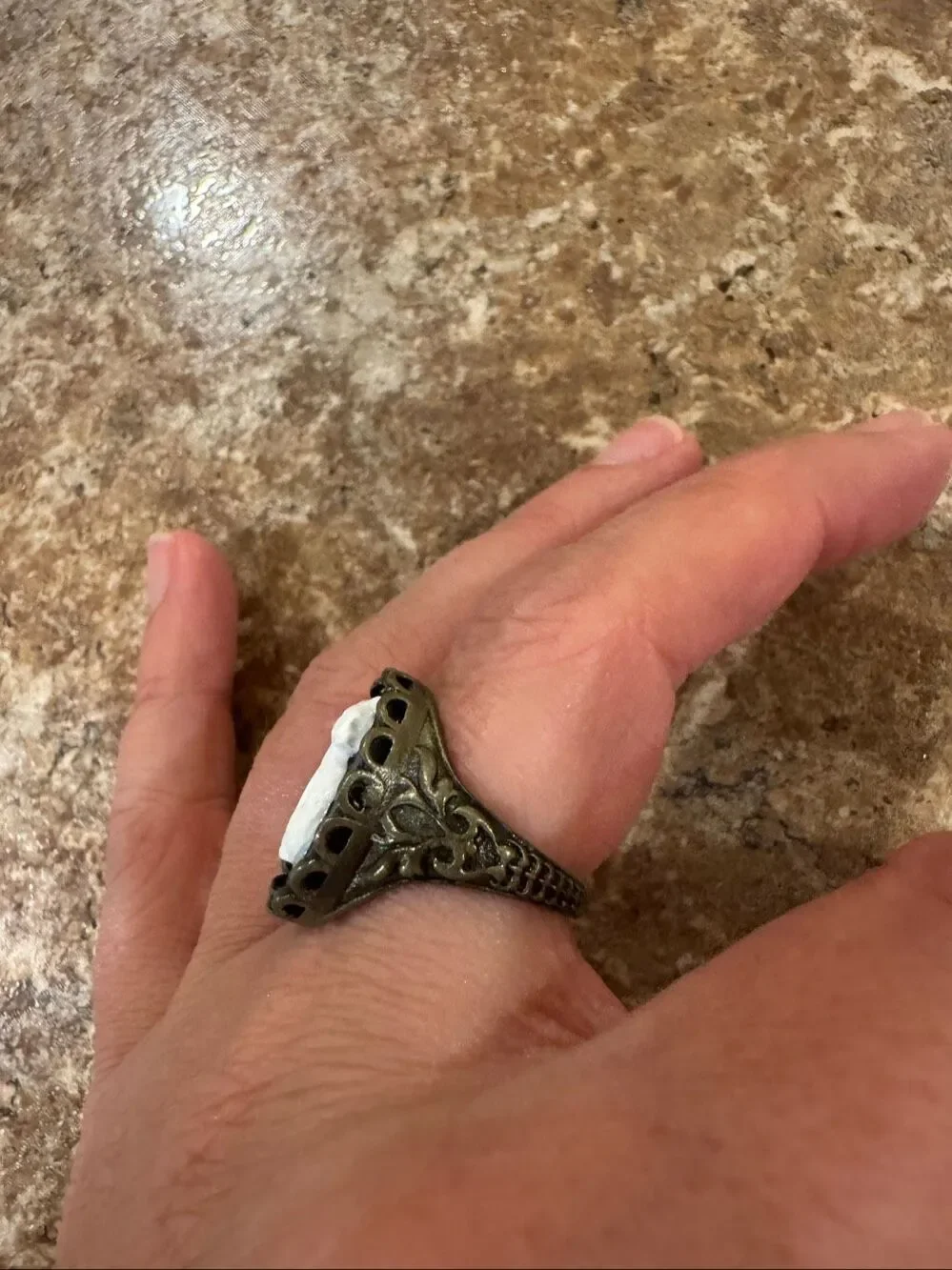 Vintage Style White Cat Cameo Ring Size 7 Gothic Halloween Filigree